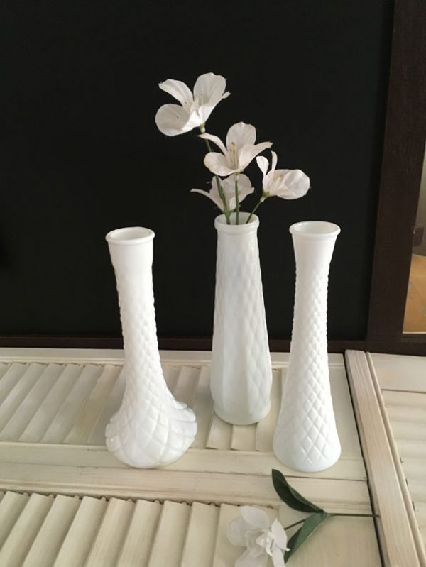 Trio vases soliflores milk glass diamants